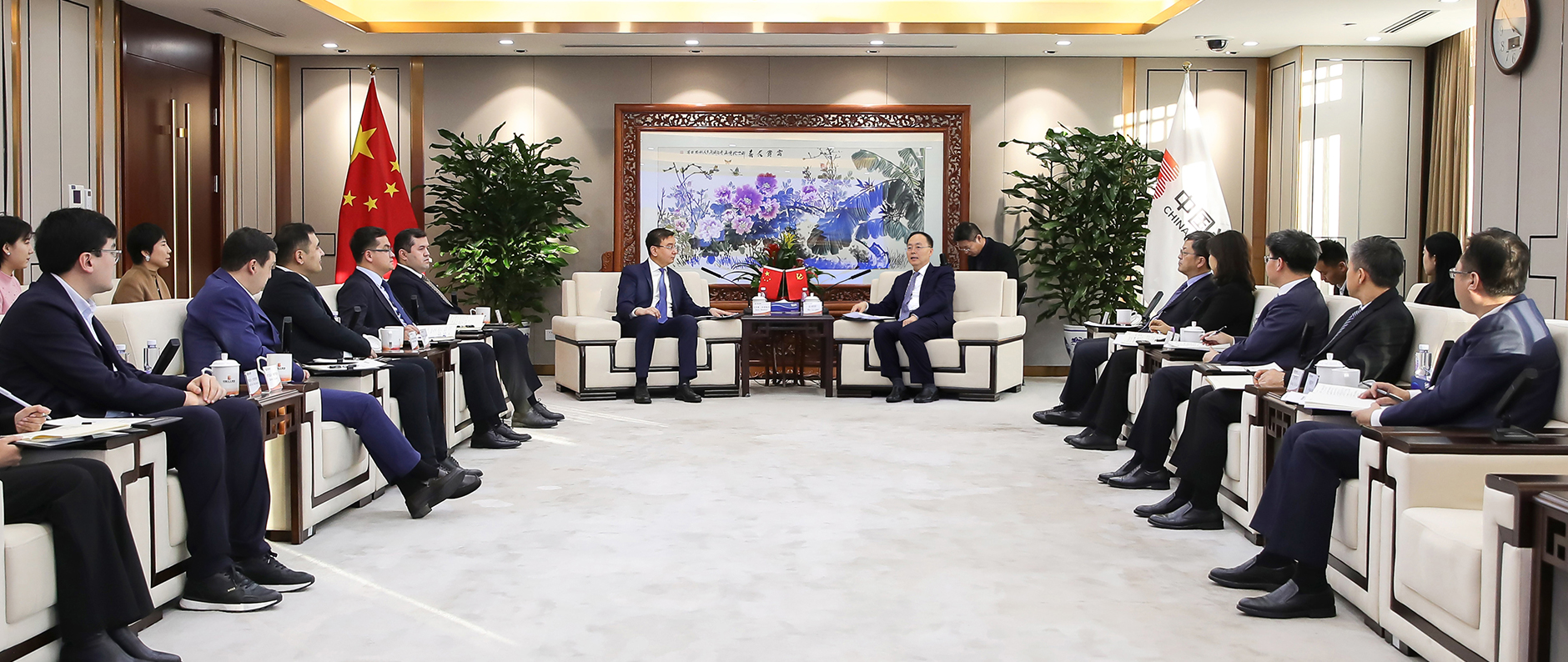 光大集團(tuán)與烏茲別克斯坦旅游委員會(huì)舉行工作會(huì)談